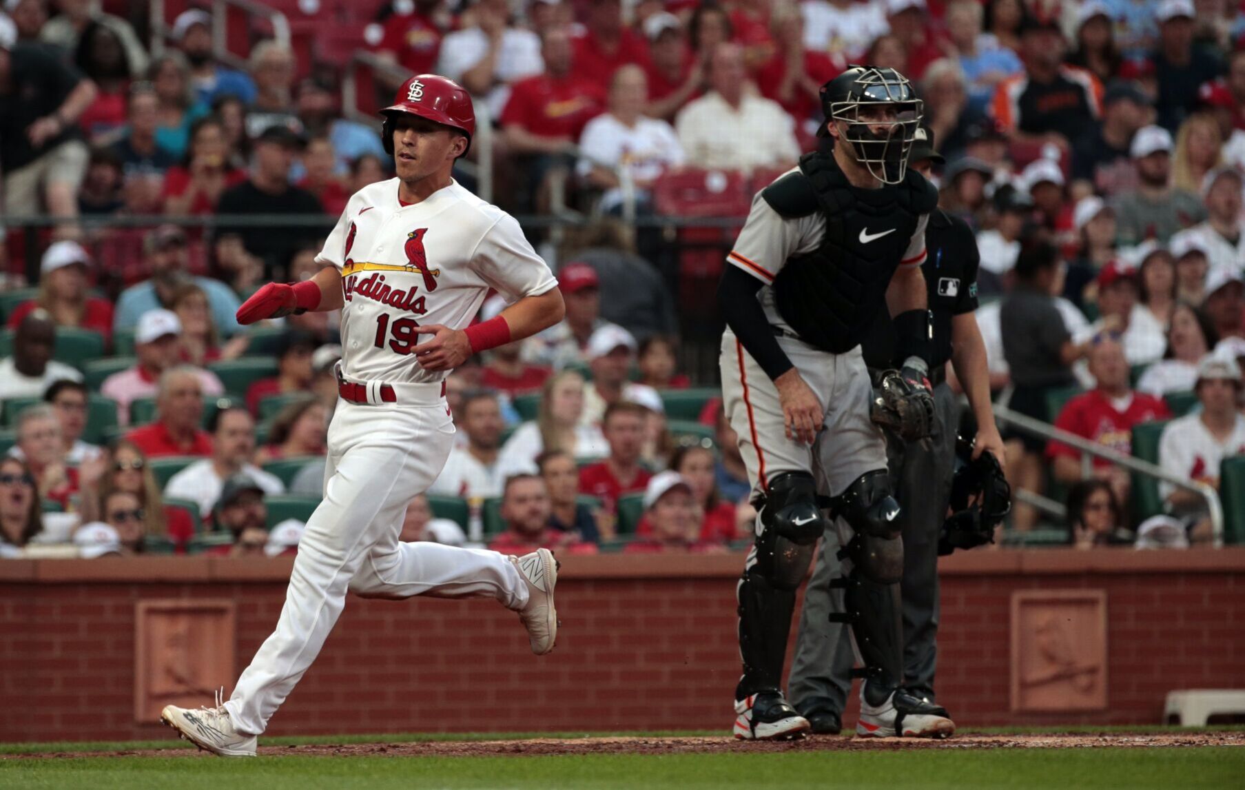 Cardinals open series with Giants